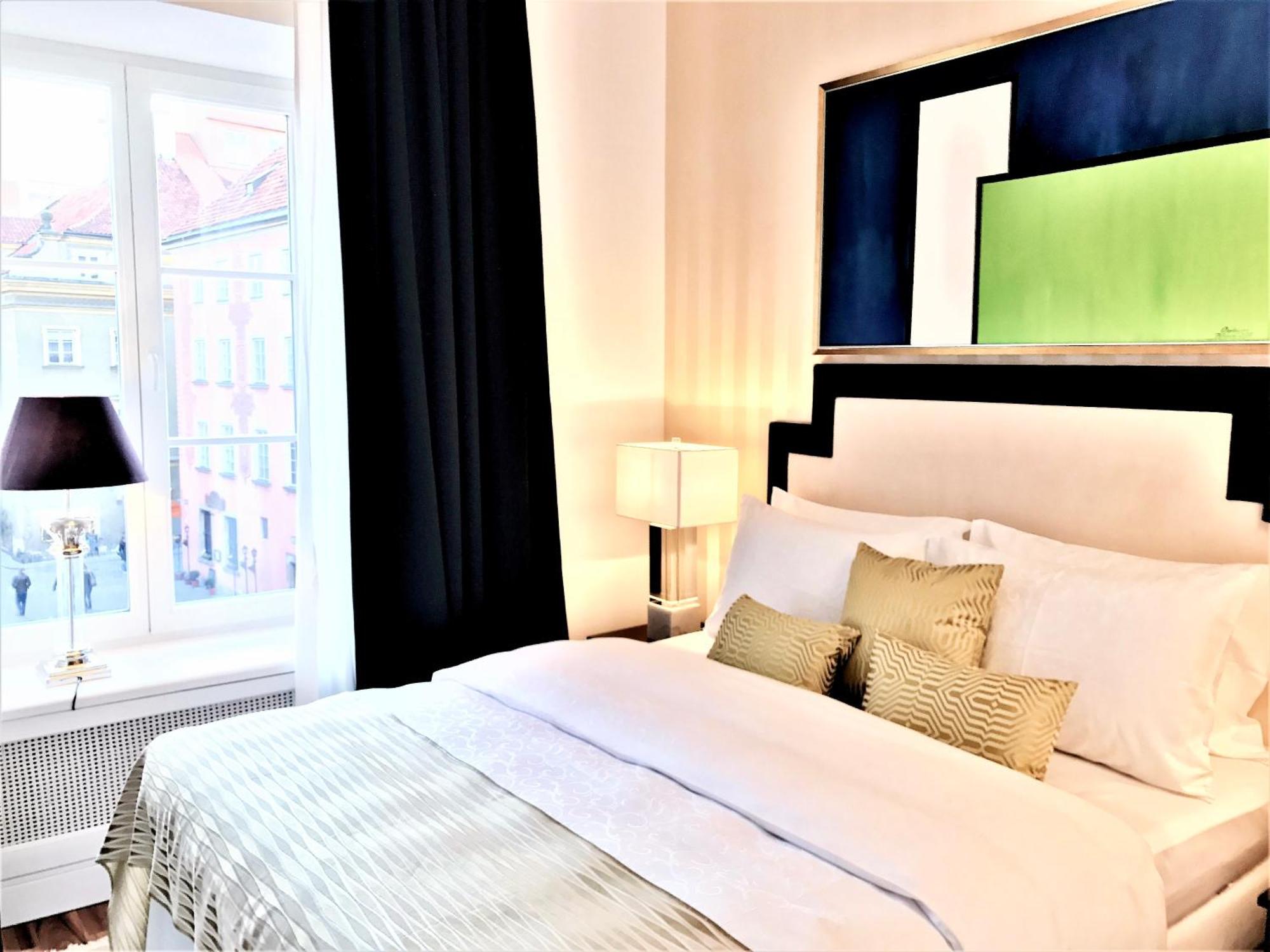 Mondrian Luxury Suites & Apartments Market Square IV Варшава Стая снимка