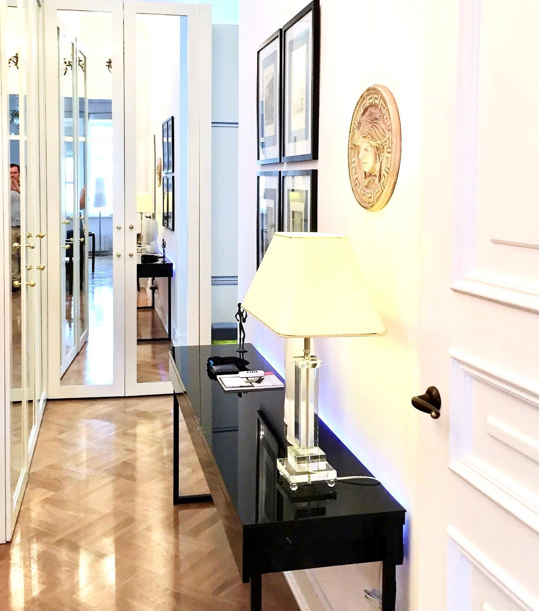 Mondrian Luxury Suites & Apartments Market Square IV Варшава Стая снимка