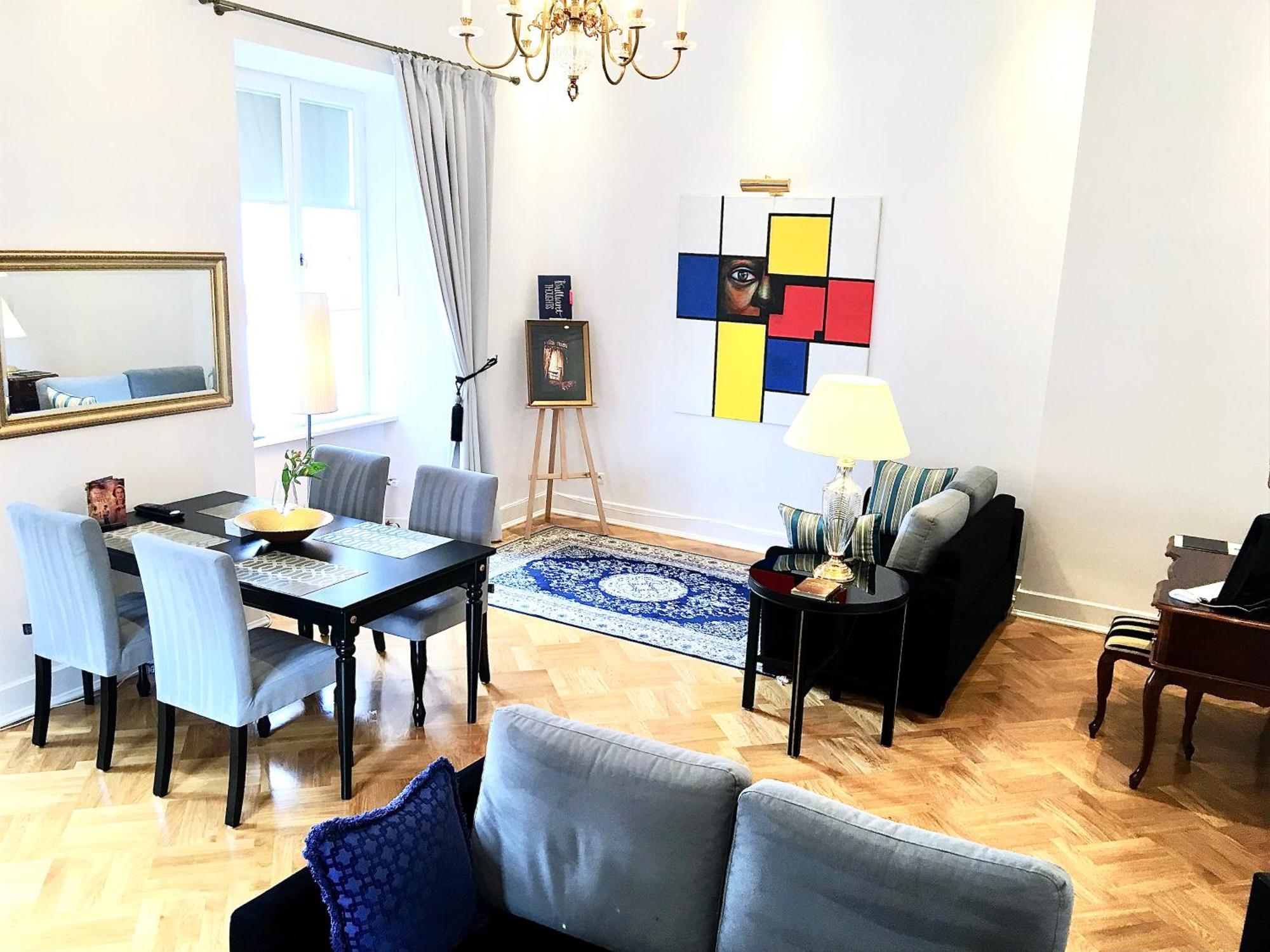 Mondrian Luxury Suites & Apartments Market Square IV Варшава Стая снимка
