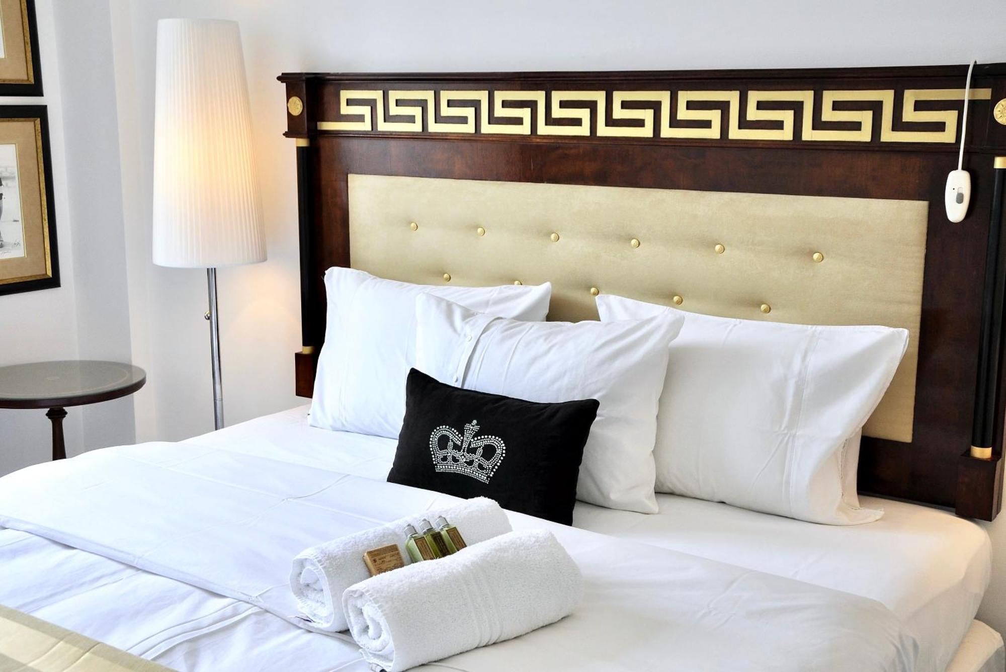 Mondrian Luxury Suites & Apartments Market Square IV Варшава Стая снимка