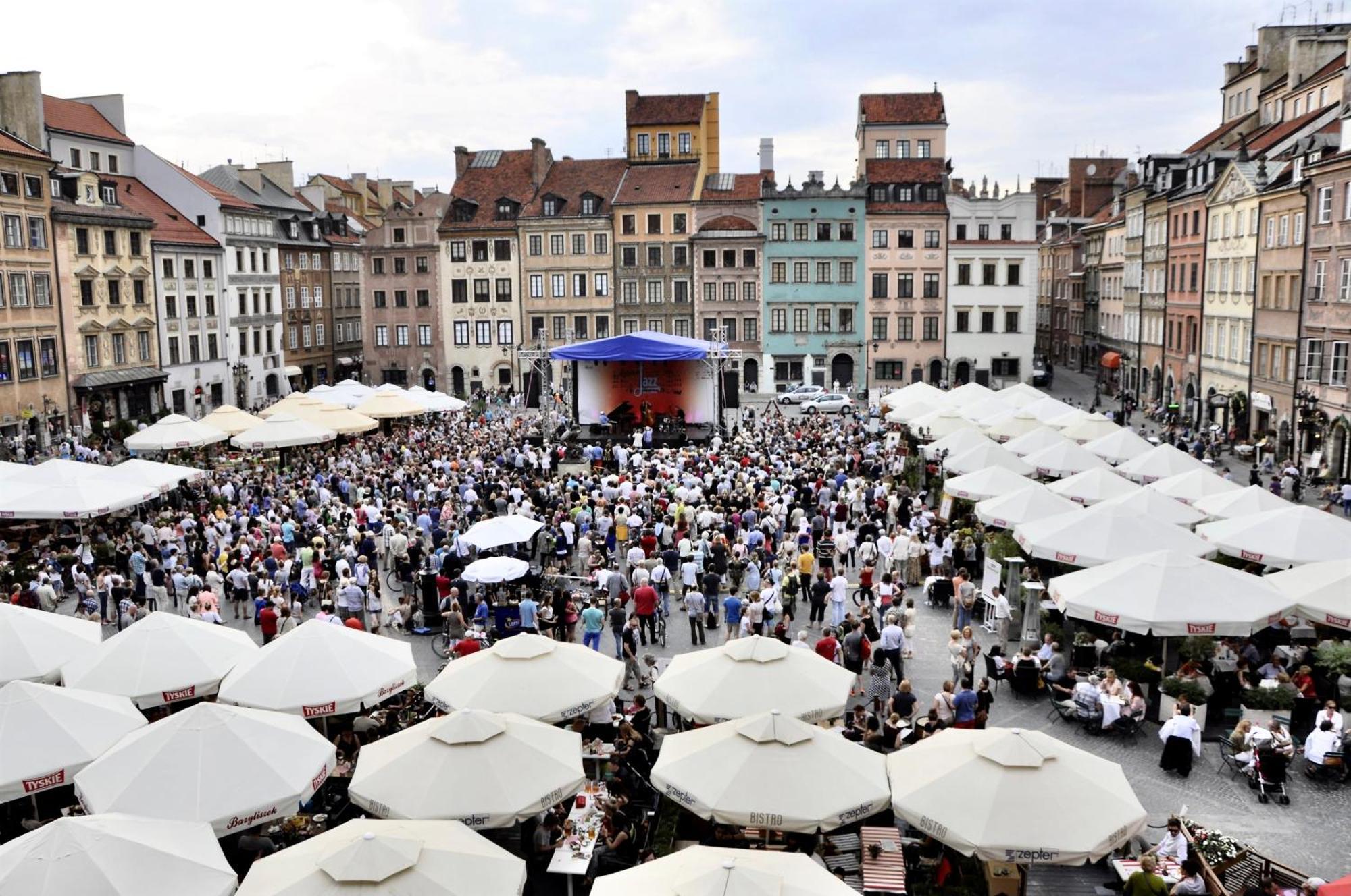 Mondrian Luxury Suites & Apartments Market Square IV Варшава Стая снимка