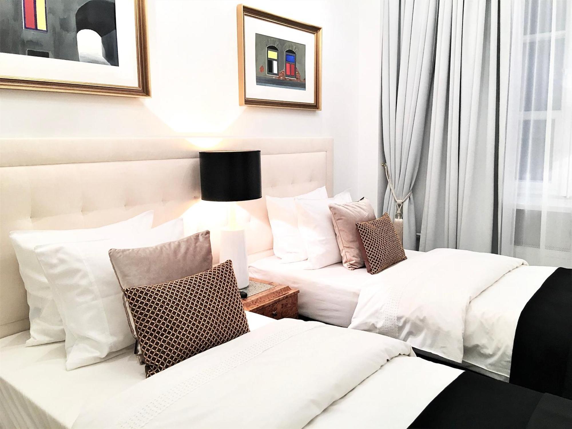 Mondrian Luxury Suites & Apartments Market Square IV Варшава Стая снимка