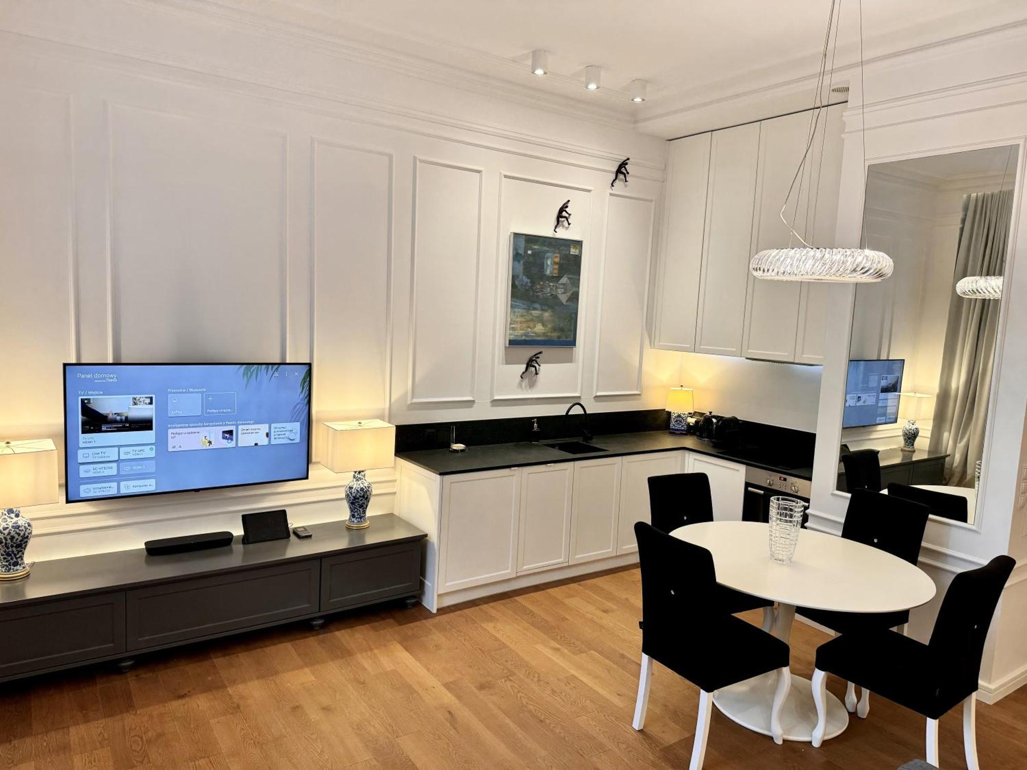 Mondrian Luxury Suites & Apartments Market Square IV Варшава Стая снимка